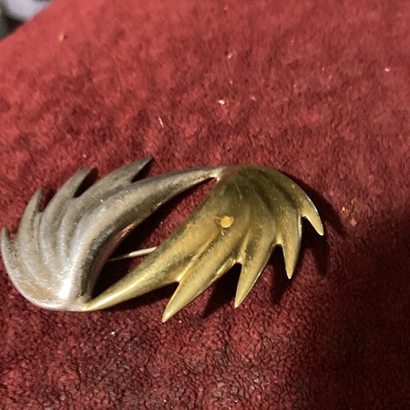 Pin from Mexico, vintage leaf or claw design - Picture 5 of 5